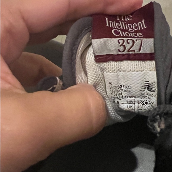 New Balance 327 - Picture 6 of 11